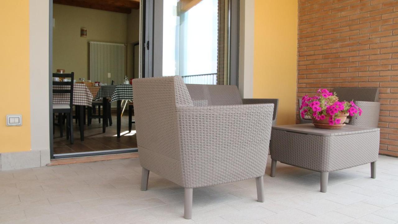 Al Ginepro Bed & Breakfast Montecchio  ภายนอก รูปภาพ