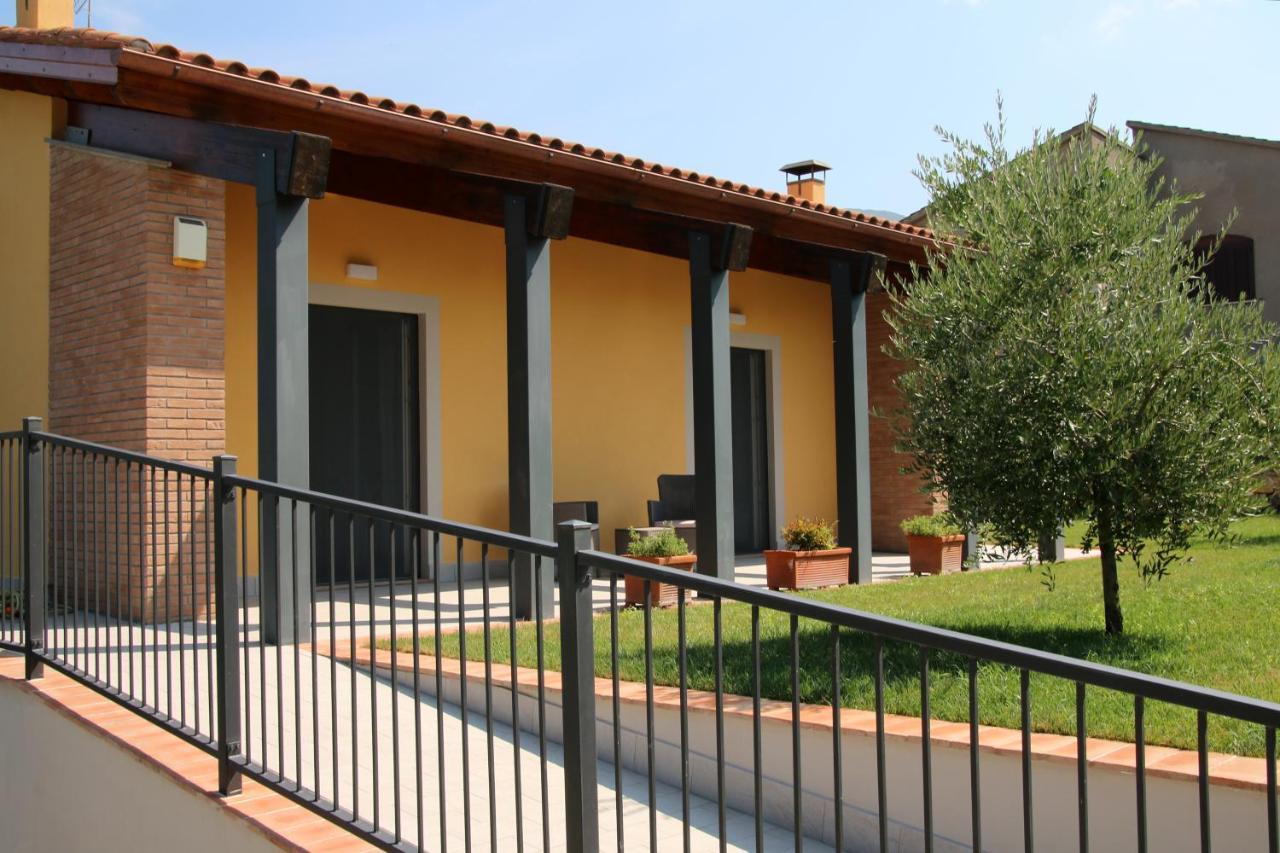Al Ginepro Bed & Breakfast Montecchio  ภายนอก รูปภาพ