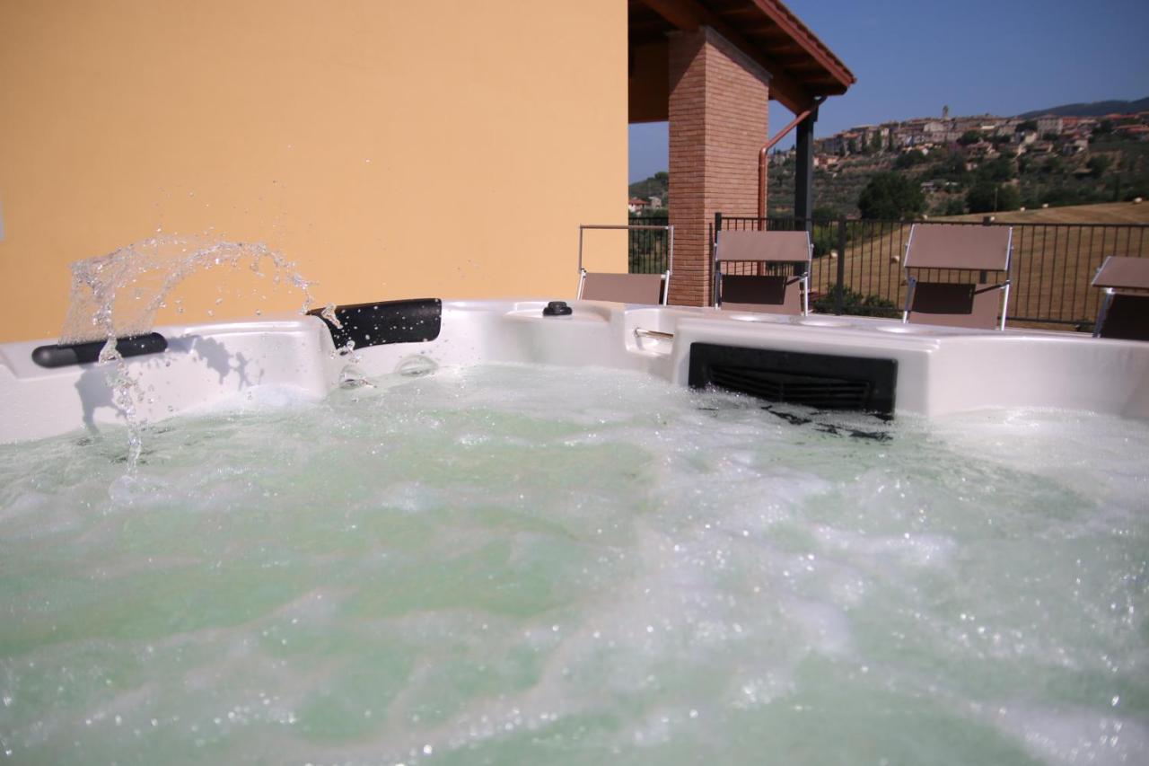 Al Ginepro Bed & Breakfast Montecchio  ภายนอก รูปภาพ